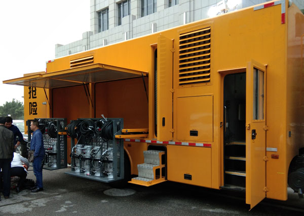 奧民斯特600-3200m3/h東風(fēng)排水車(chē) 